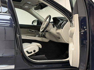 Volvo XC90 thumbnail