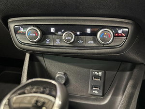 Vauxhall Crossland X thumbnail