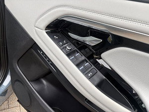 Land Rover Range Rover Evoque thumbnail