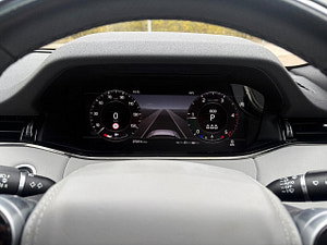 Land Rover Range Rover Evoque thumbnail