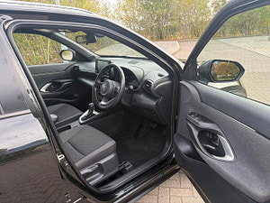Toyota Yaris Cross thumbnail