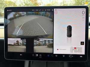 Tesla Model 3 thumbnail