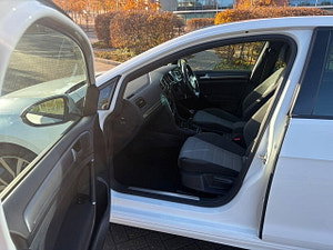 Volkswagen Golf thumbnail
