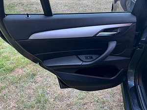 BMW X1 thumbnail