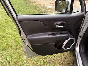Jeep Renegade thumbnail