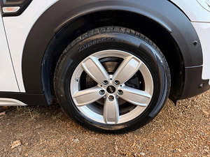 MINI Countryman thumbnail