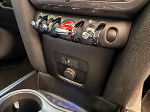 MINI Countryman thumbnail