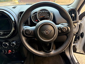 MINI Countryman thumbnail