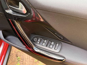 Peugeot 2008 thumbnail