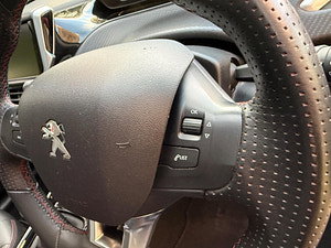 Peugeot 2008 thumbnail