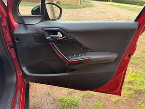 Peugeot 2008 thumbnail
