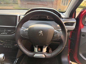 Peugeot 2008 thumbnail