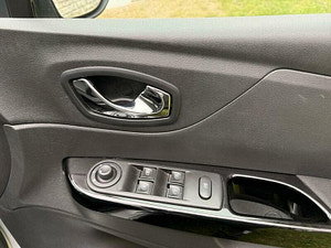 Renault Captur thumbnail