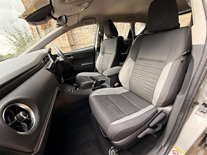 Toyota Auris thumbnail
