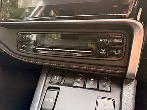 Toyota Auris thumbnail