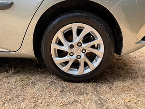 Toyota Auris thumbnail