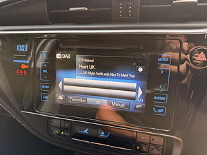 Toyota Auris thumbnail