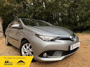 Toyota Auris thumbnail