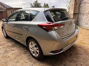 Toyota Auris thumbnail