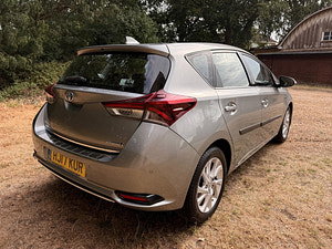 Toyota Auris thumbnail