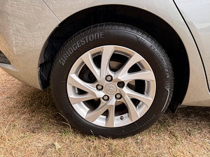 Toyota Auris thumbnail