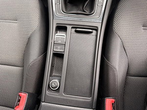 Volkswagen Golf thumbnail