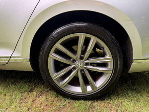 Volkswagen Passat thumbnail