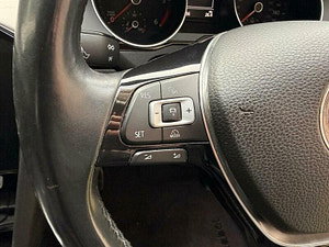 Volkswagen Passat thumbnail
