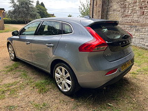 Volvo V40 thumbnail