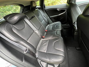 Volvo V40 thumbnail