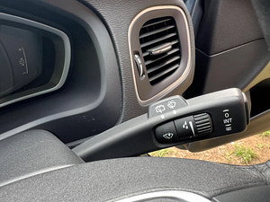 Volvo V40 thumbnail