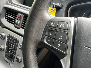 Volvo V40 thumbnail