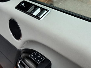 Land Rover Range Rover Sport thumbnail