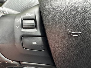 Peugeot 208 thumbnail