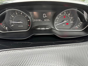 Peugeot 208 thumbnail