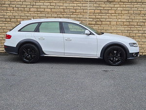Audi A4 allroad thumbnail