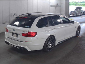 BMW 5 Series thumbnail