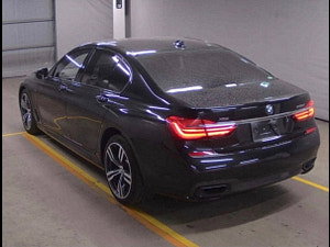 BMW 7 Series thumbnail