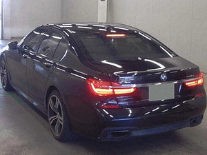 BMW 7 Series thumbnail
