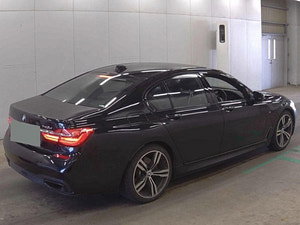 BMW 7 Series thumbnail