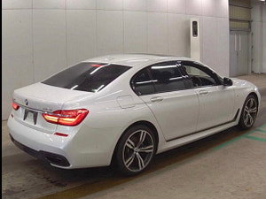 BMW 7 Series thumbnail