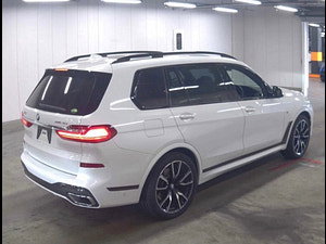 BMW X7 thumbnail