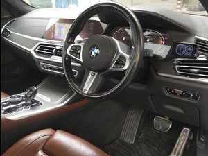 BMW X7 thumbnail