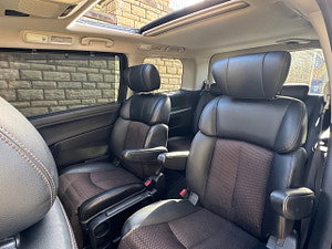 Nissan Elgrand thumbnail