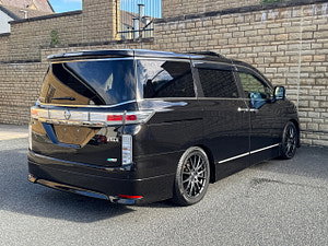 Nissan Elgrand thumbnail