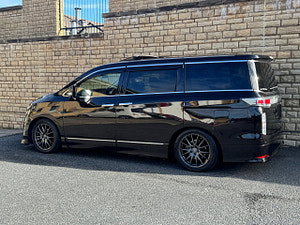 Nissan Elgrand thumbnail