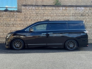 Nissan Elgrand thumbnail