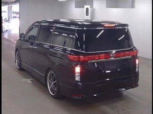 Nissan Elgrand thumbnail