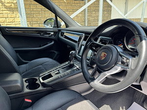Porsche Macan thumbnail