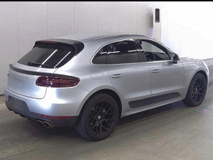 Porsche Macan thumbnail
